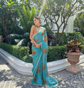ananya pandey blue saree 